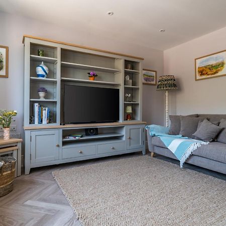 Fleming Cottage - Contemporary Cotswold Home Upper Rissington Экстерьер фото