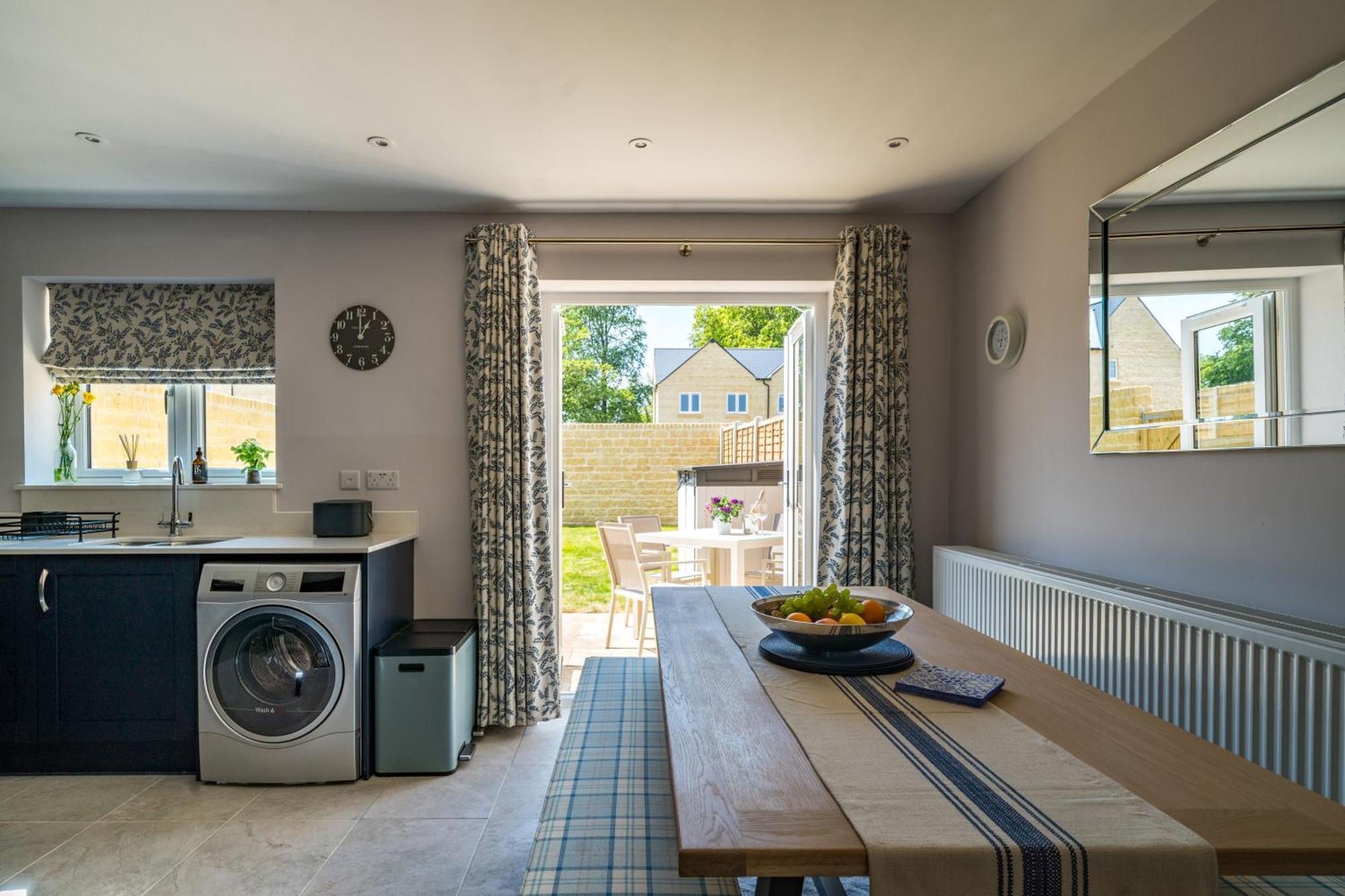 Fleming Cottage - Contemporary Cotswold Home Upper Rissington Экстерьер фото
