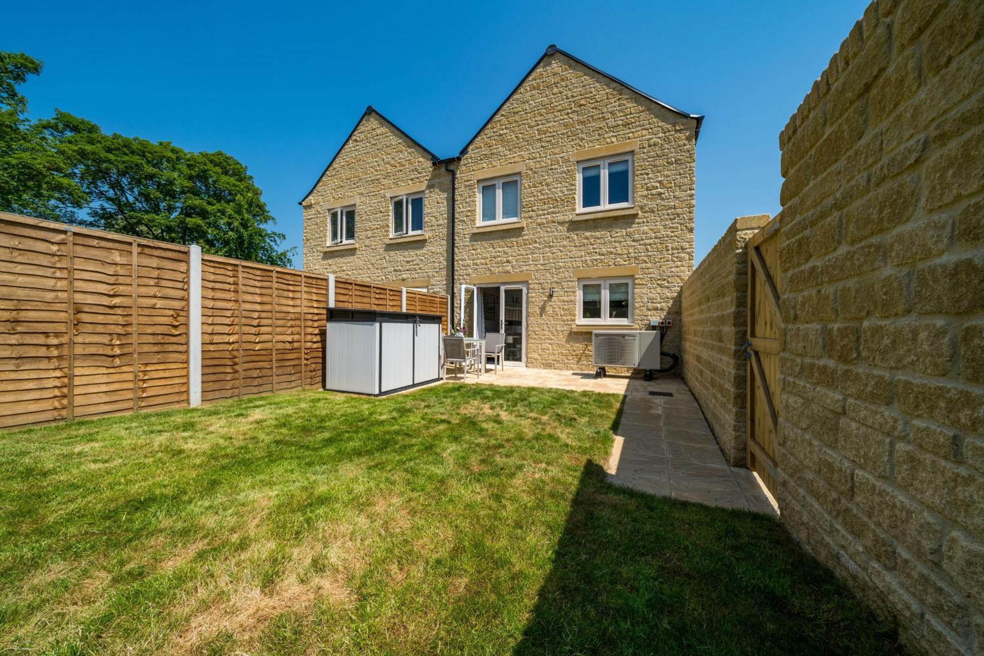 Fleming Cottage - Contemporary Cotswold Home Upper Rissington Экстерьер фото